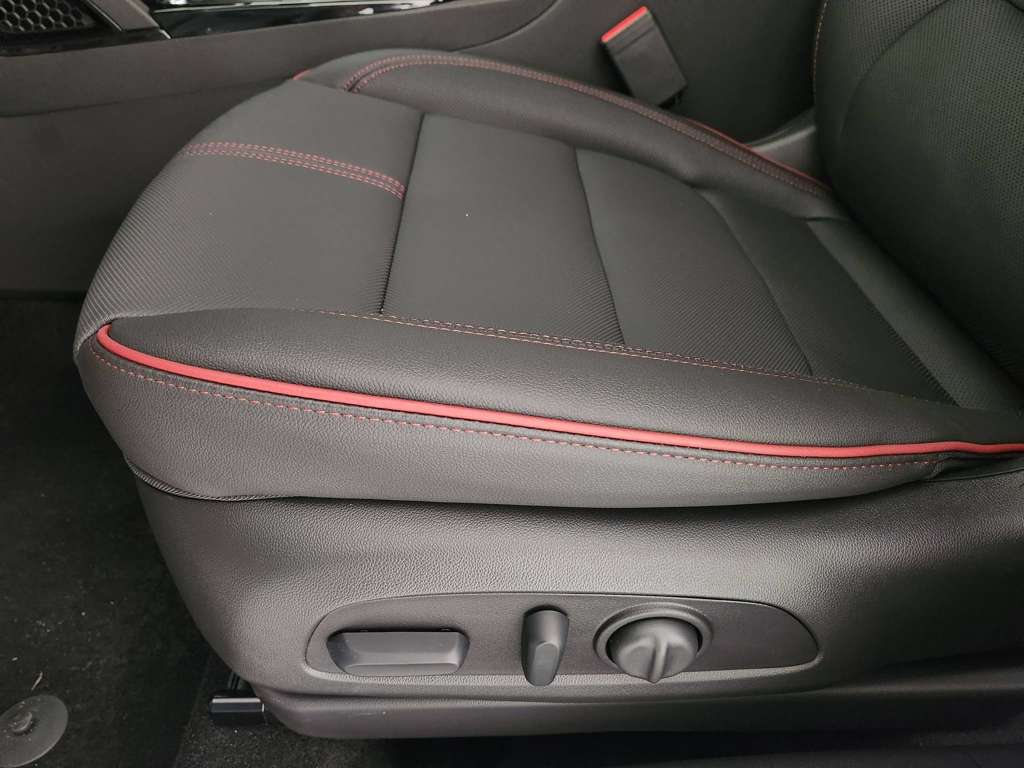 New 2026 Chevrolet TrailBlazer RS w/ Convenience Package FWD image 23