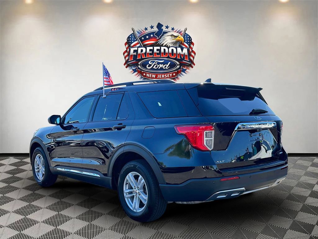 Used 2024 Ford Explorer XLT w/ Equipment Group 202A AWD/4WD image 6