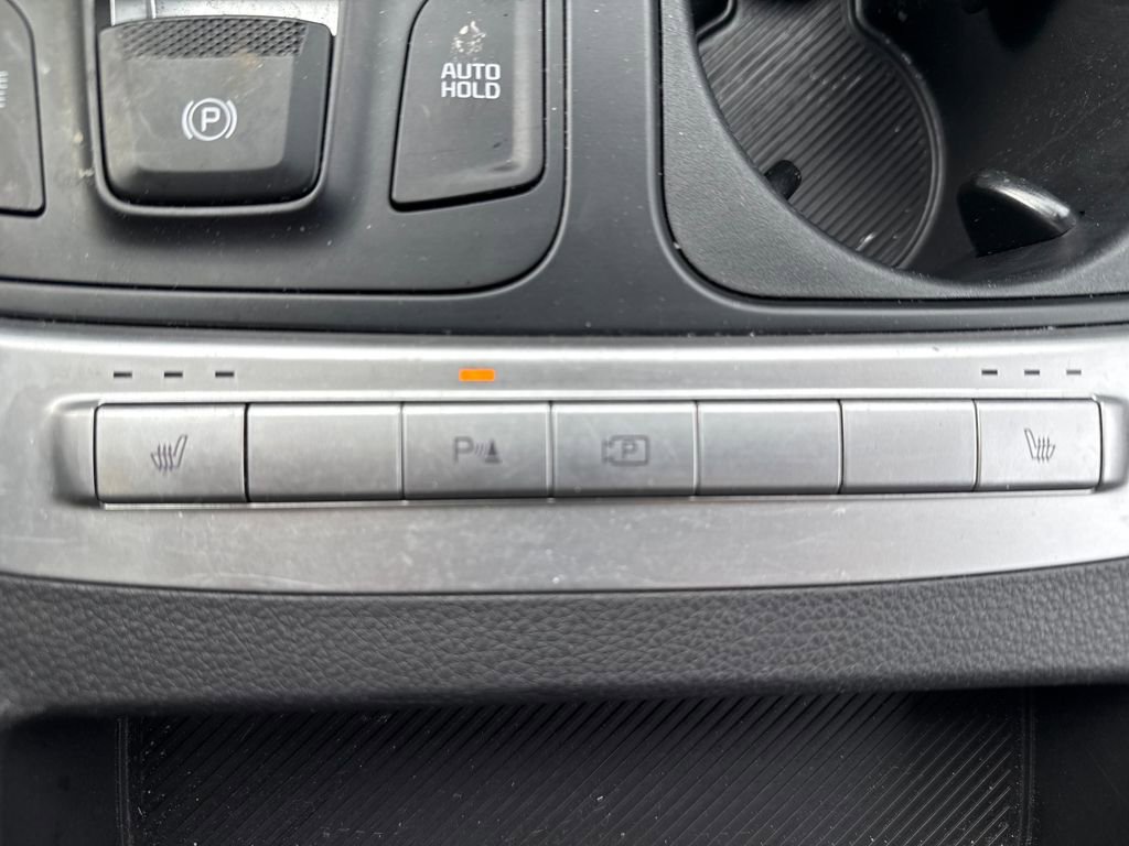 Used 2025 Kia Carnival image 42