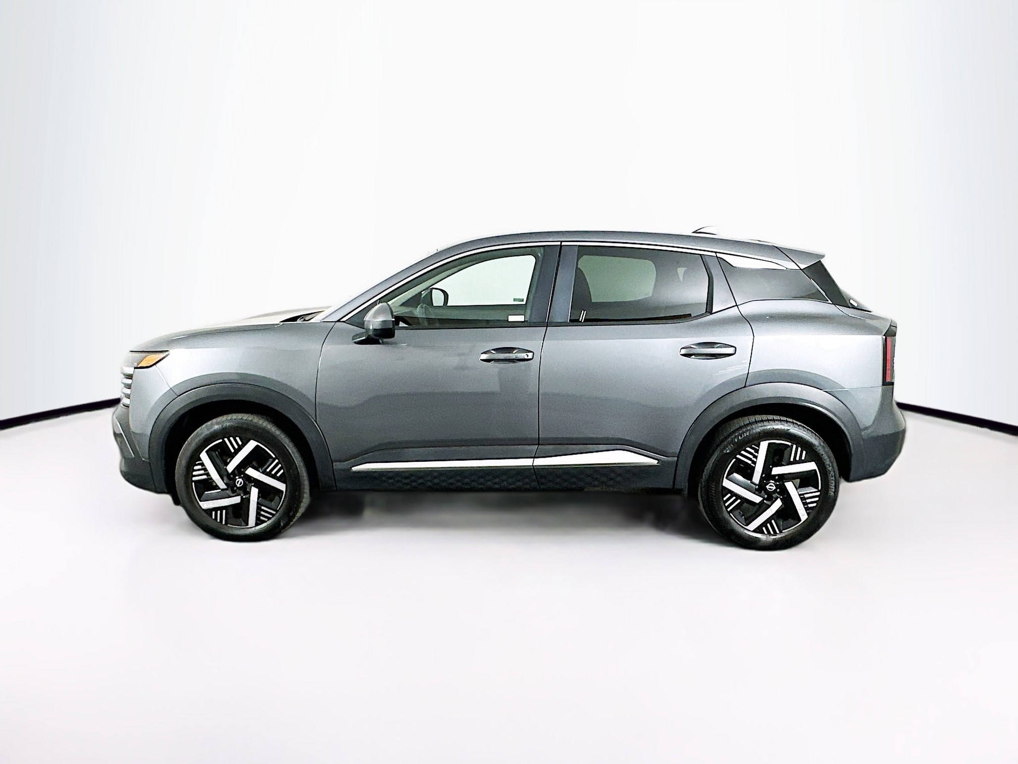 Used 2025 Nissan Kicks SV image 4