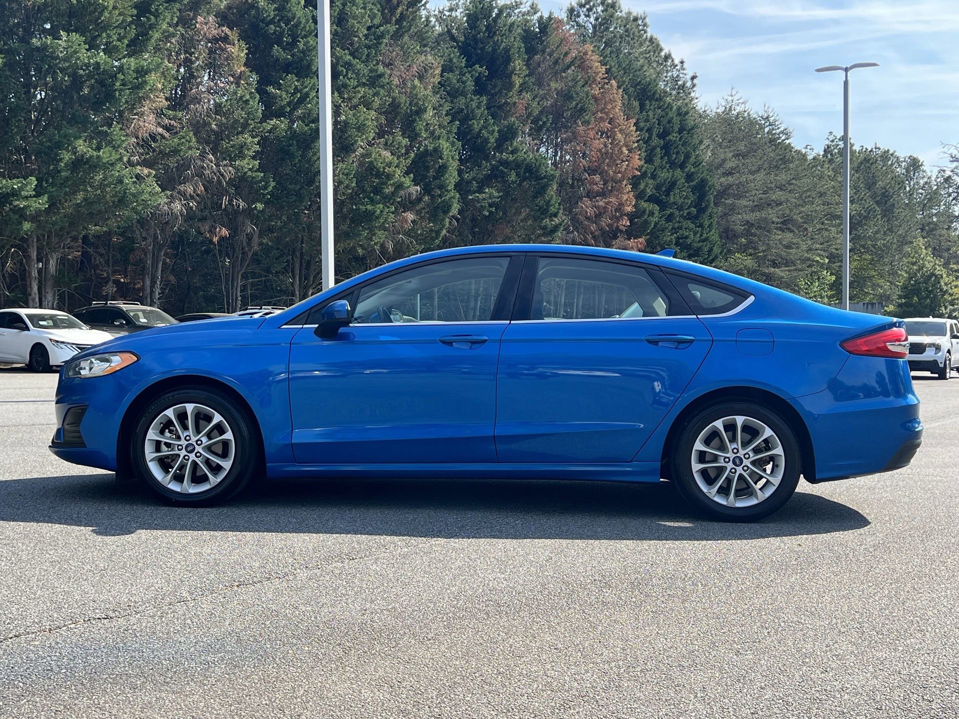 Used 2020 Ford Fusion SE FWD image 20