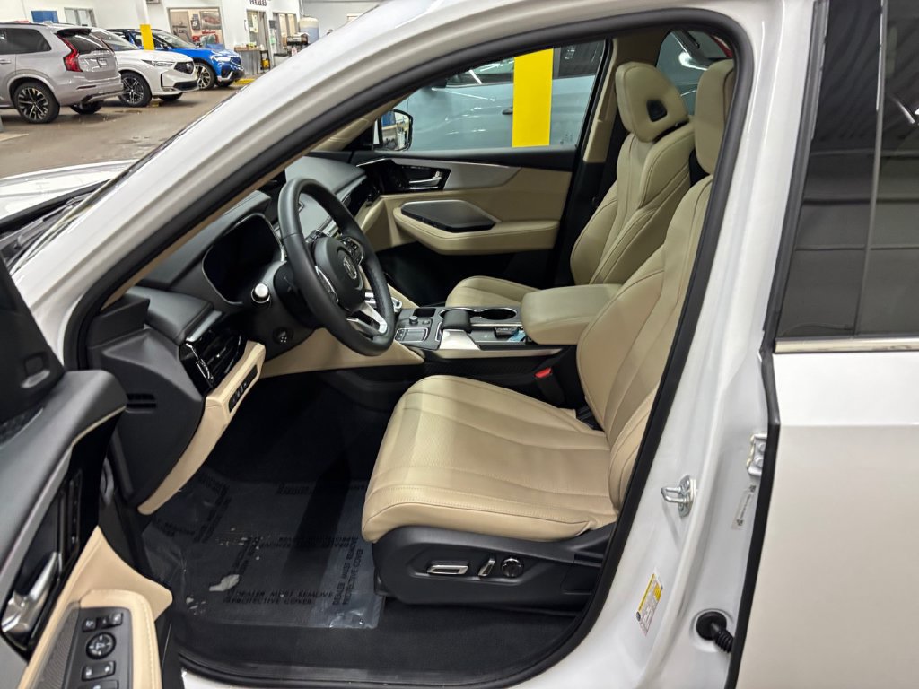 Certified 2024 Acura MDX w/ Technology Package AWD/4WD image 10