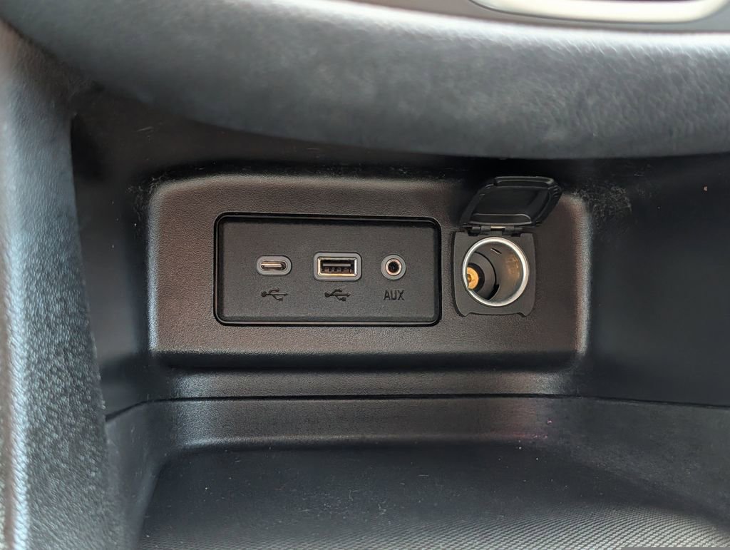 Used 2019 Chevrolet Equinox LT image 38