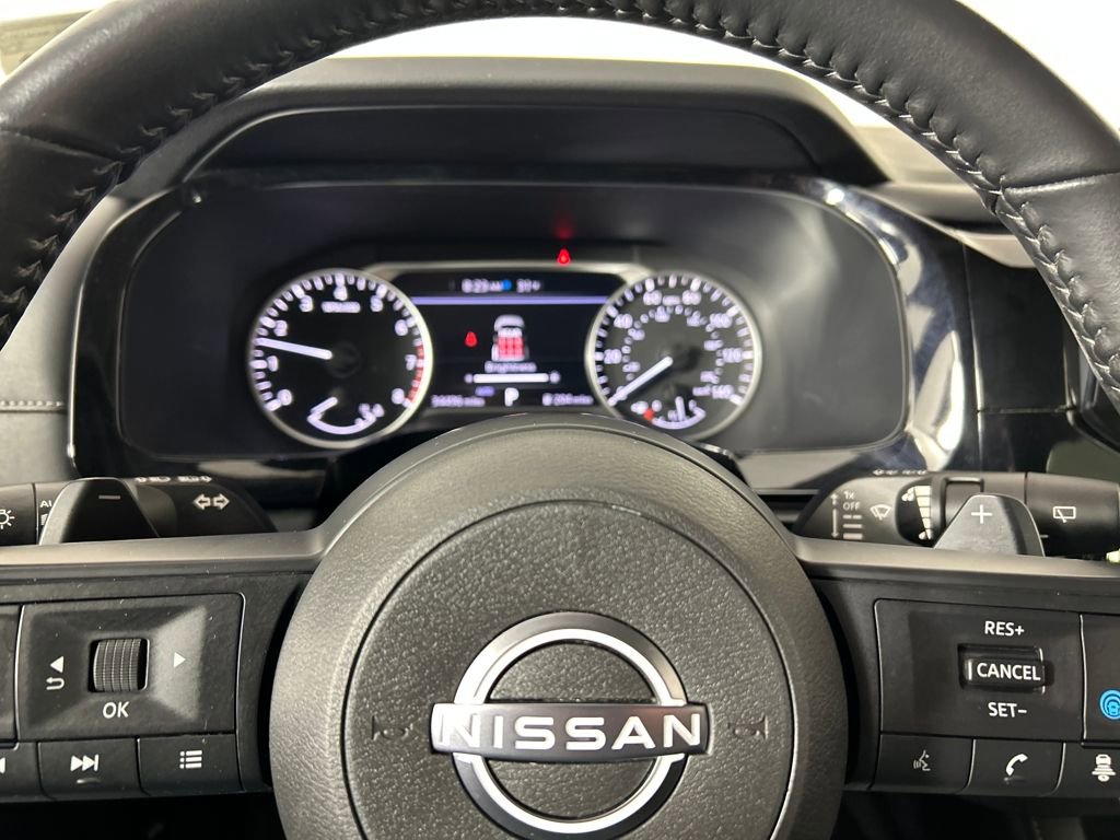 Used 2025 Nissan Pathfinder SV image 13