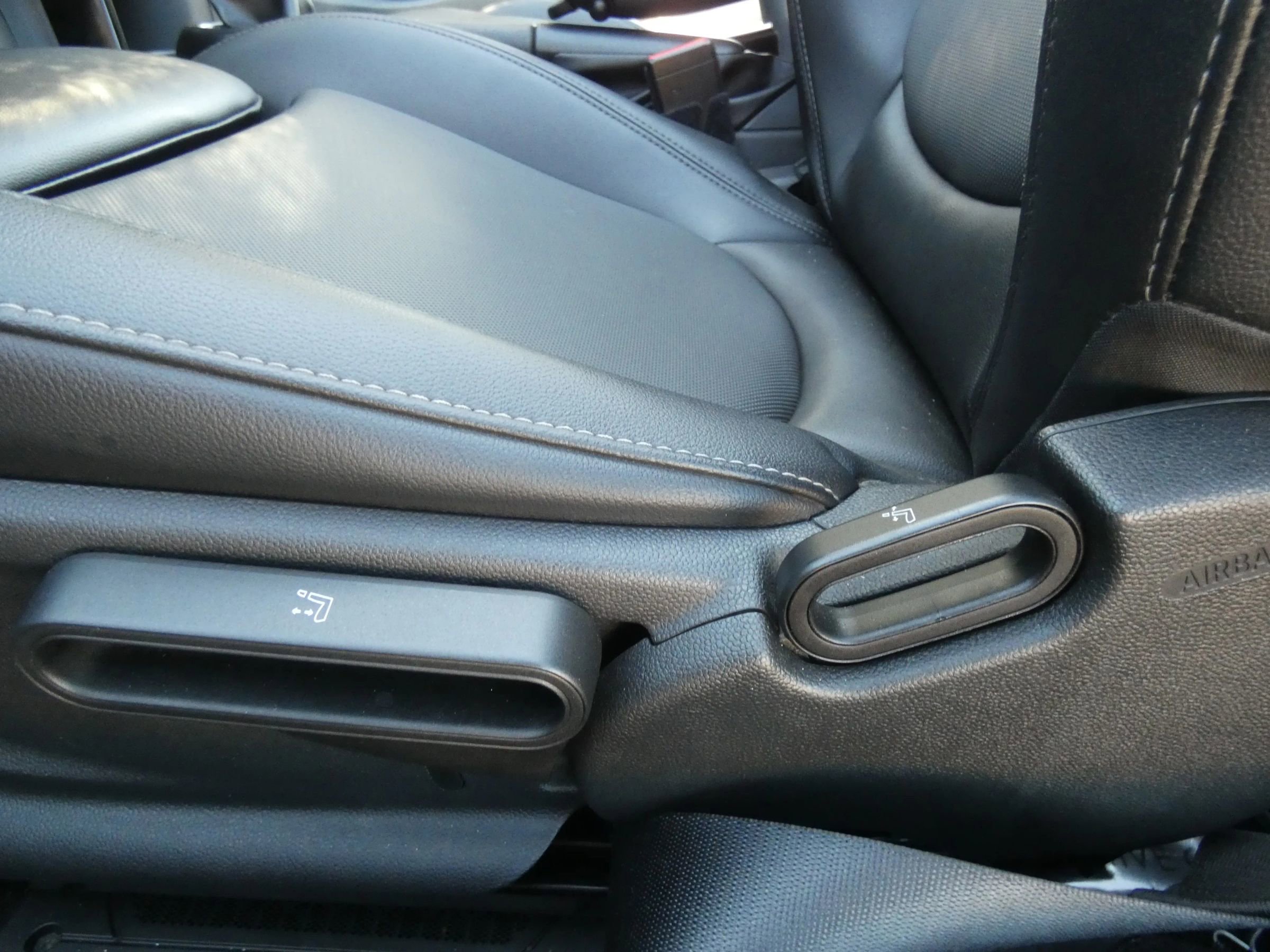 Used 2018 MINI Cooper S image 40