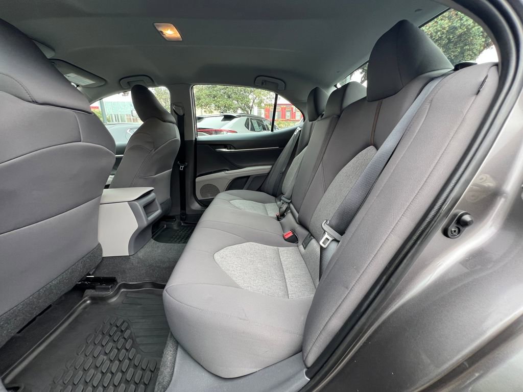 Used 2020 Toyota Camry LE image 16