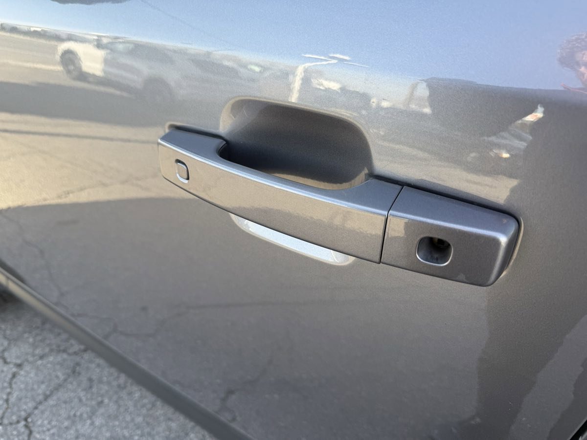 Used 2021 Land Rover Defender 110 SE image 10