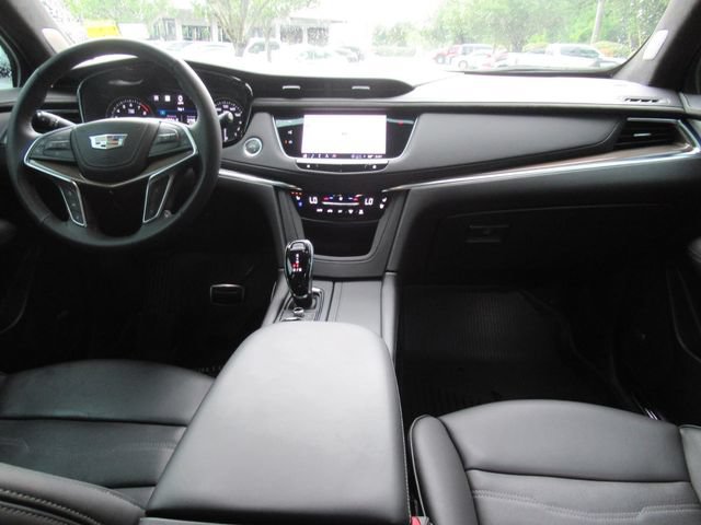 Certified 2024 Cadillac XT5 Sportv w/ Platinum Package AWD/4WD image 13
