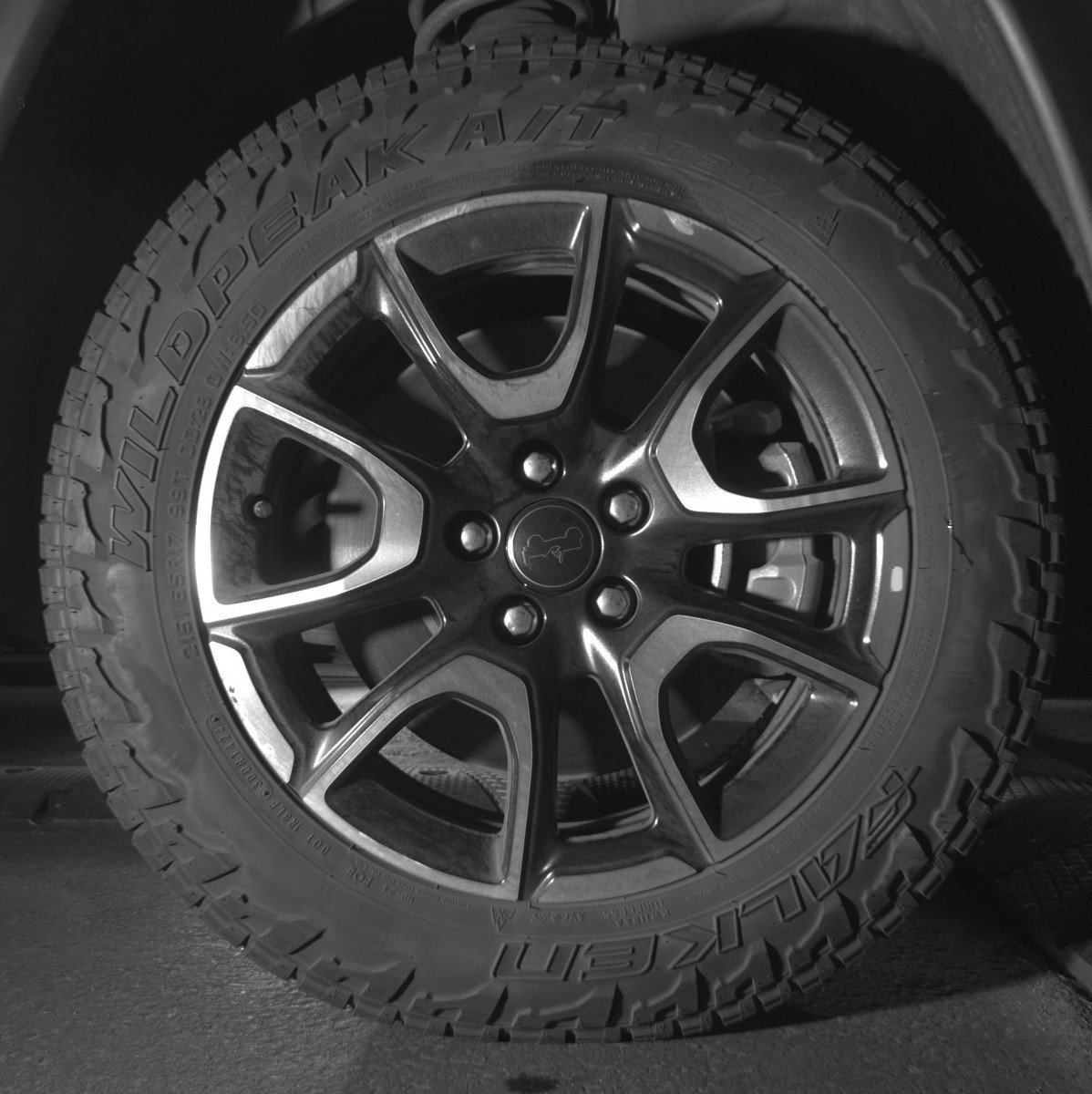 Used 2025 Jeep Compass Trailhawk image 13