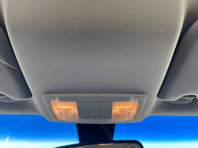 Used 2012 Ford Taurus Limited FWD image 25