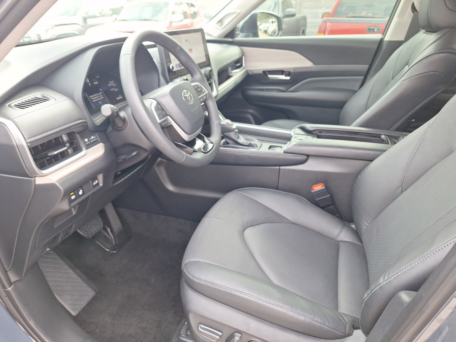 Used 2026 Toyota Grand Highlander FWD image 14