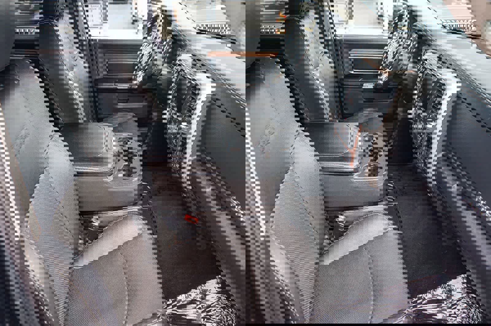 Used 2017 RAM 1500 Laramie w/ Convenience Group image 15