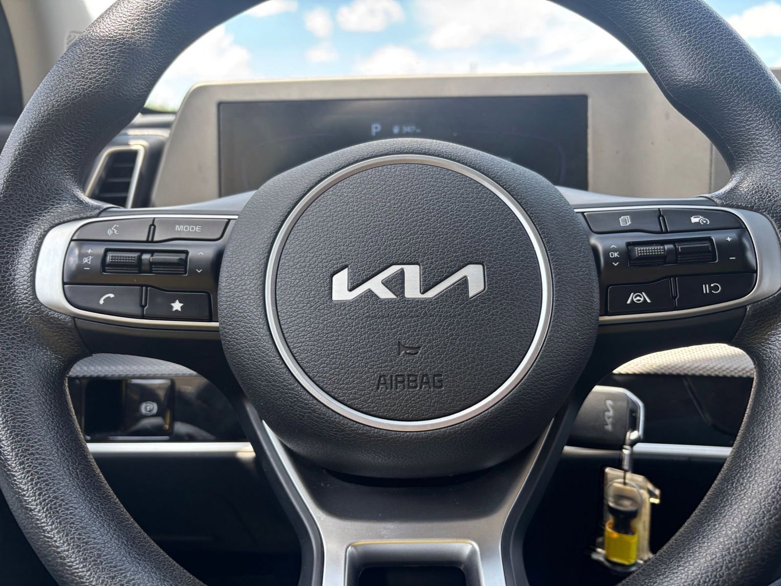 Used 2025 Kia Sportage LX FWD image 27