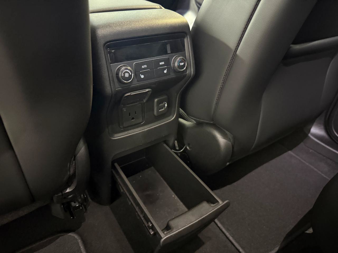 Used 2019 GMC Acadia SLT AWD/4WD image 11