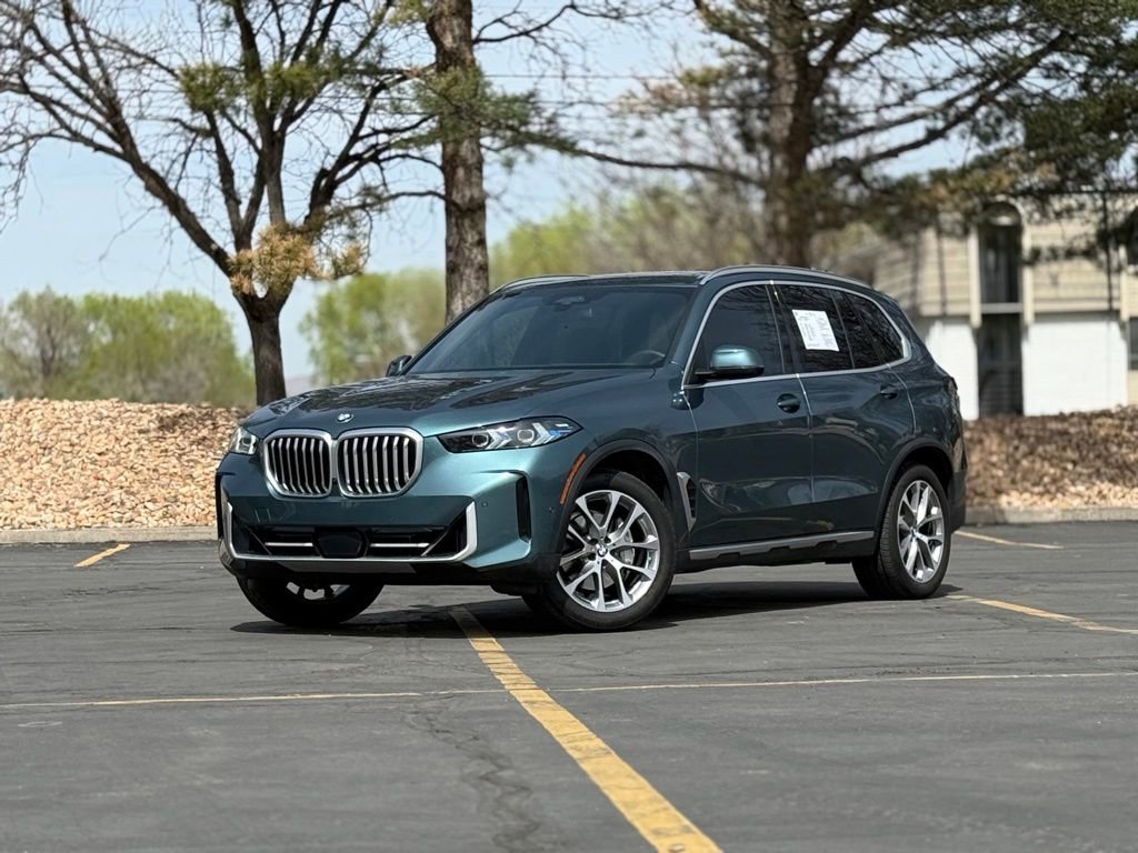 Used 2024 BMW X5 xDrive40i w/ Premium Package image 1