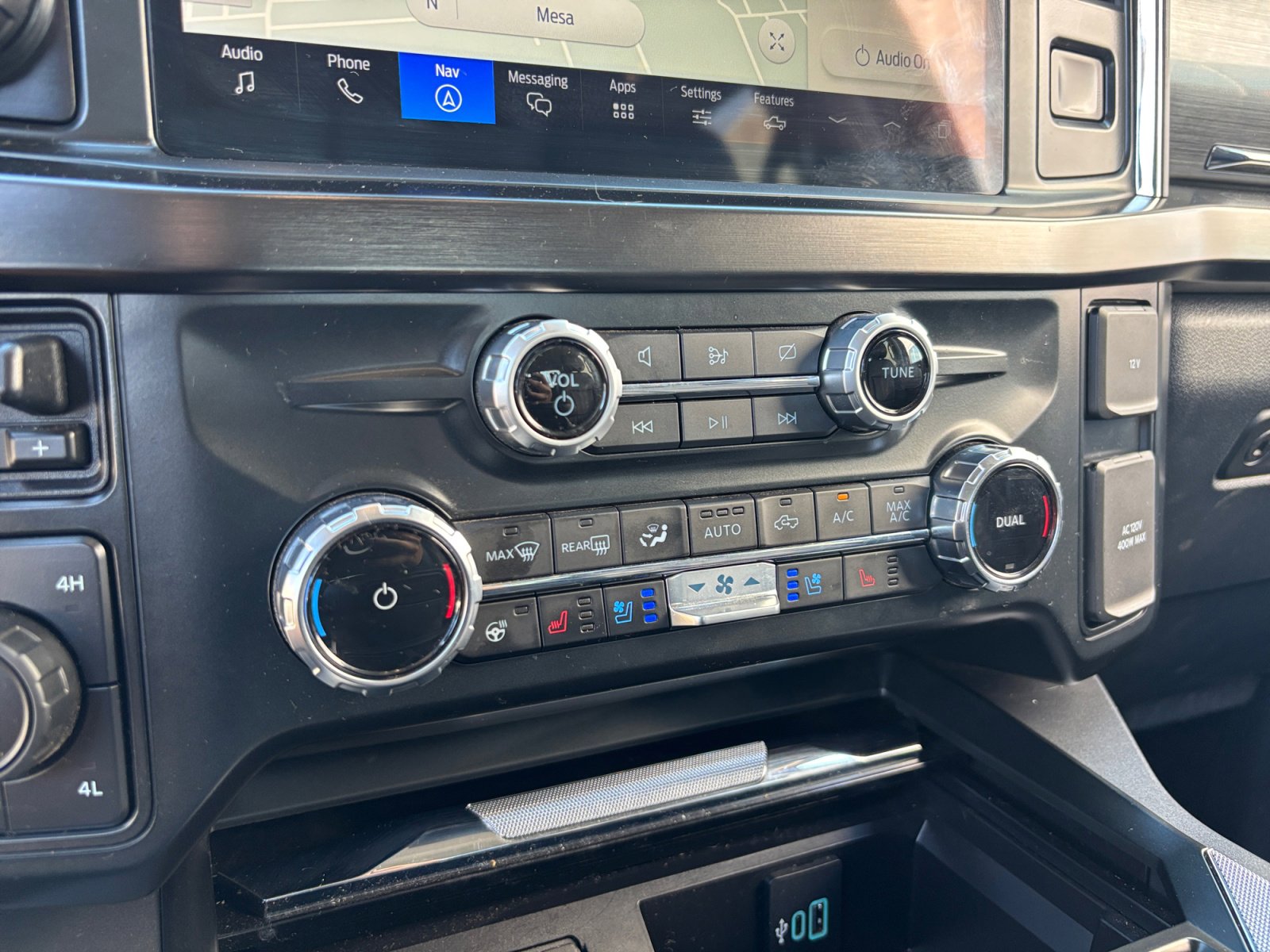 Used 2023 Ford F450 Lariat w/ Lariat Ultimate Package image 32