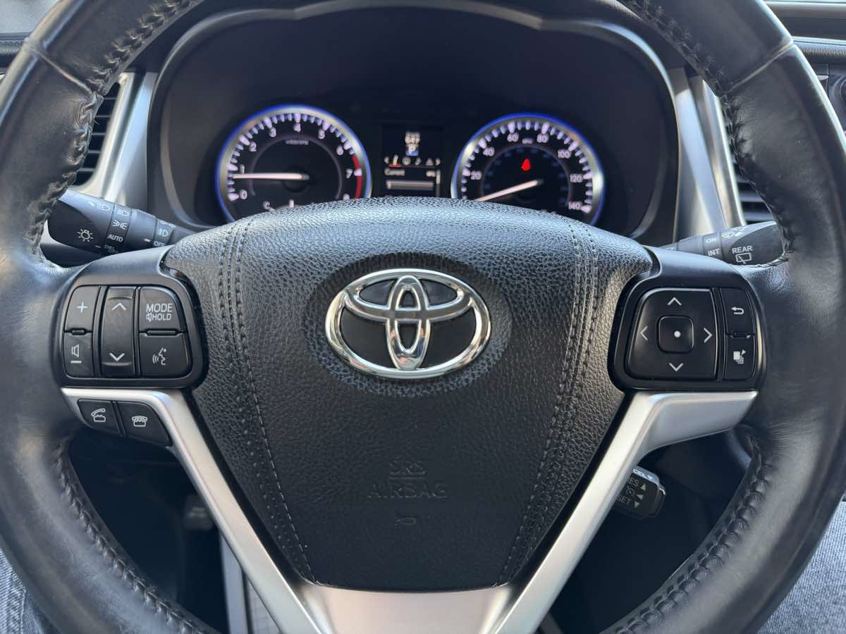 Used 2015 Toyota Highlander XLE AWD/4WD image 15