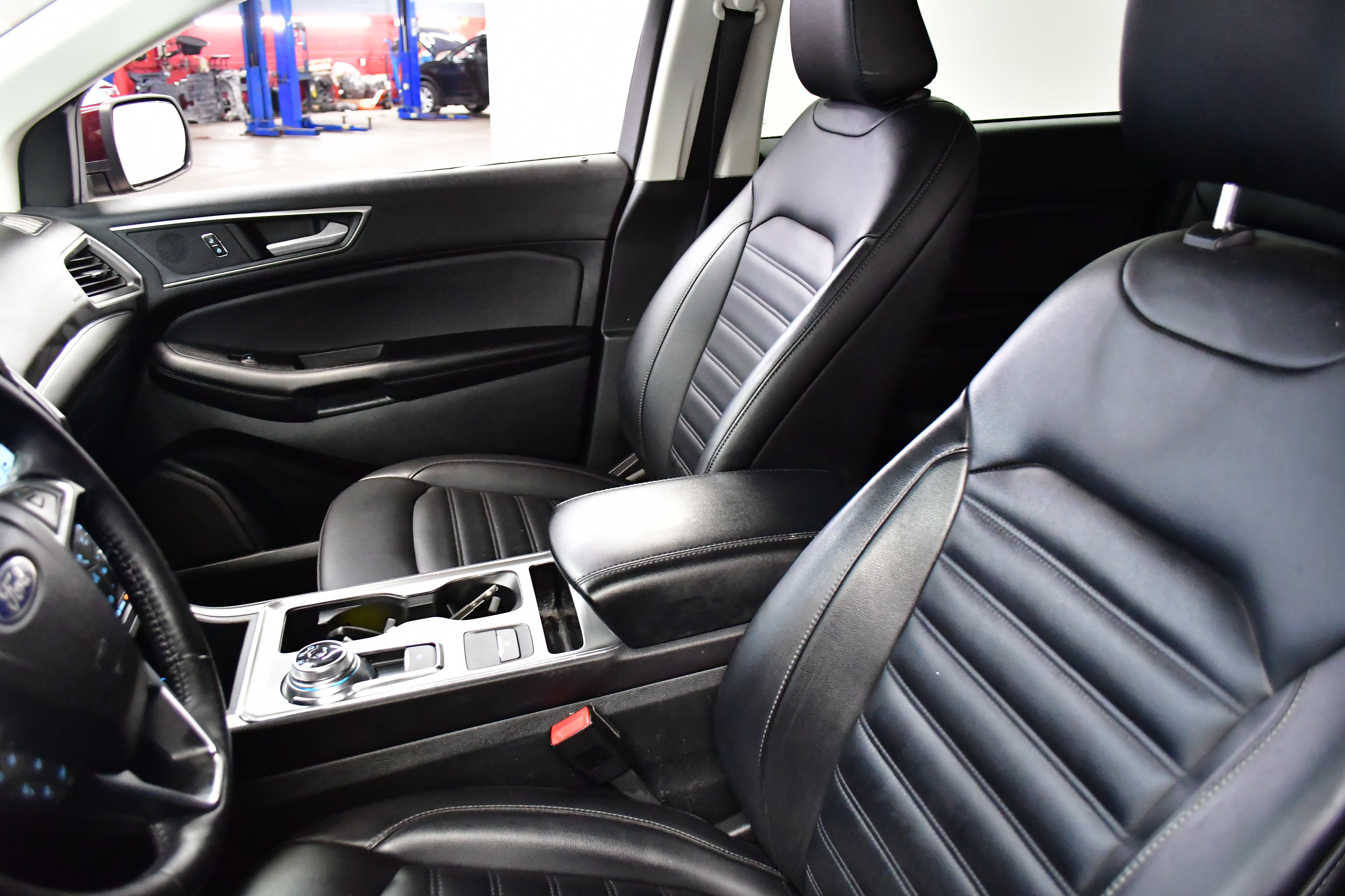 Used 2022 Ford Edge SEL w/ Convenience Package image 11