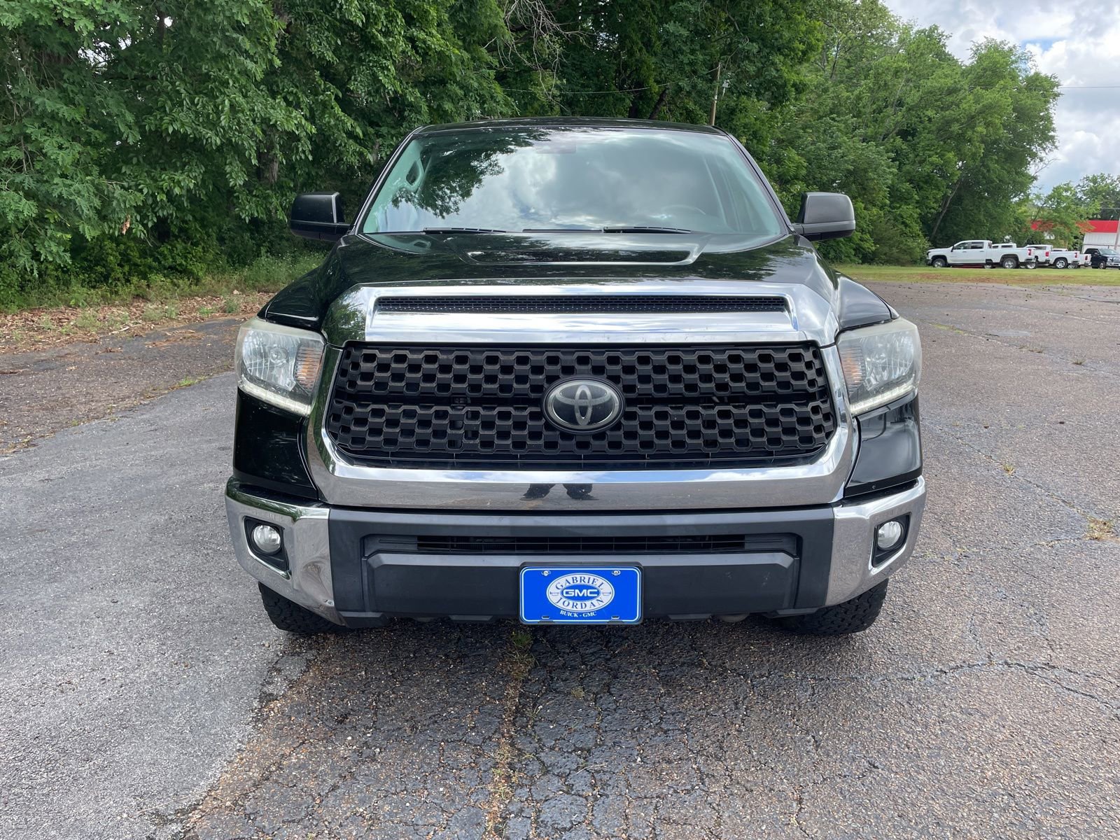 Used 2021 Toyota Tundra SR5 w/ SR5 Upgrade Package AWD/4WD image 8