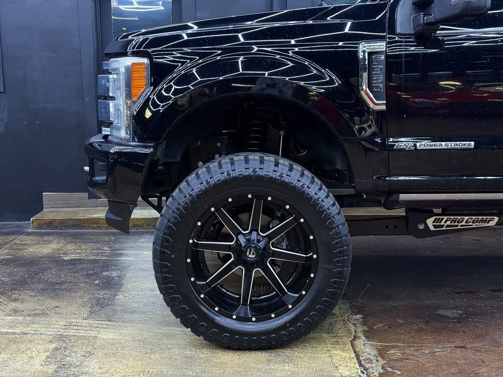 Used 2017 Ford F350 Platinum w/ Platinum Ultimate Package image 4
