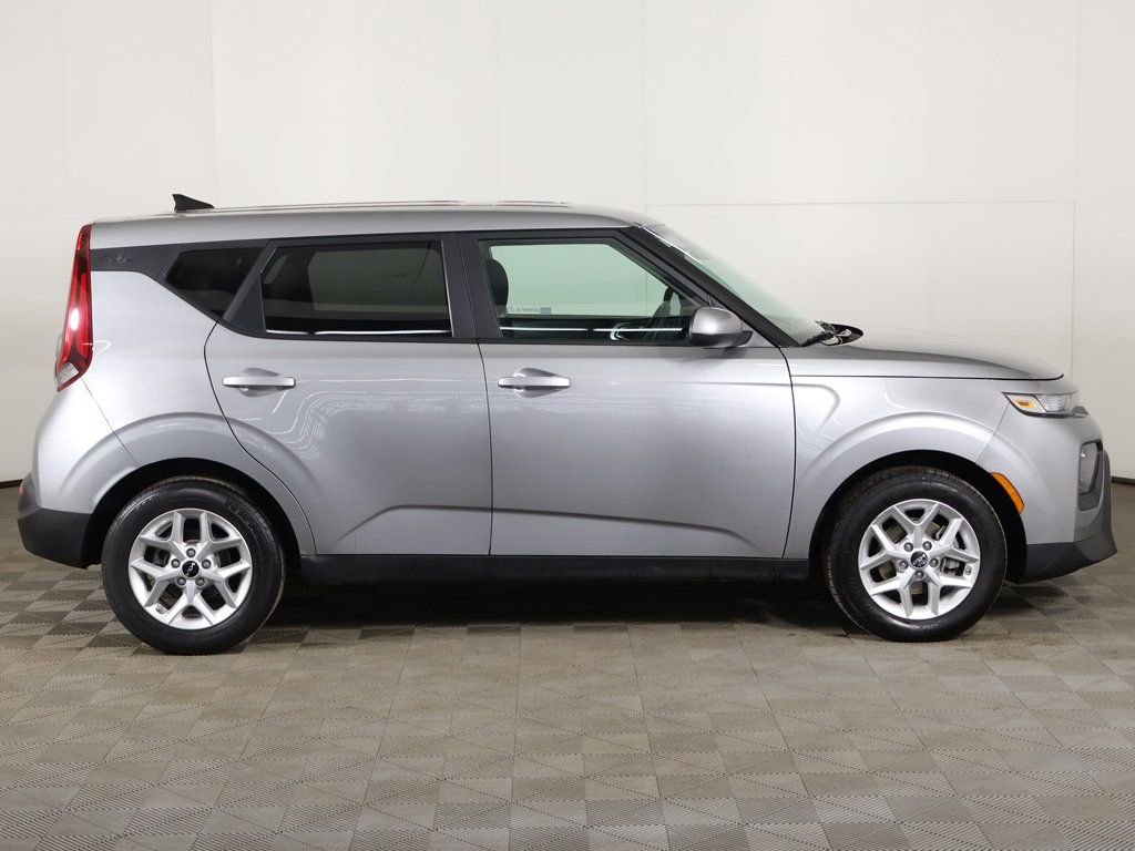 Used 2022 Kia Soul LX w/ Technology Package image 16