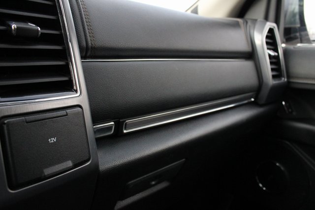 Used 2018 Ford Expedition Max Platinum image 6