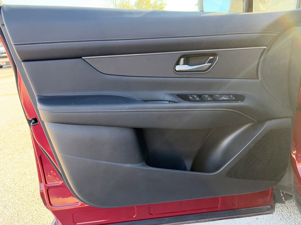 Used 2025 Nissan Murano SV image 20