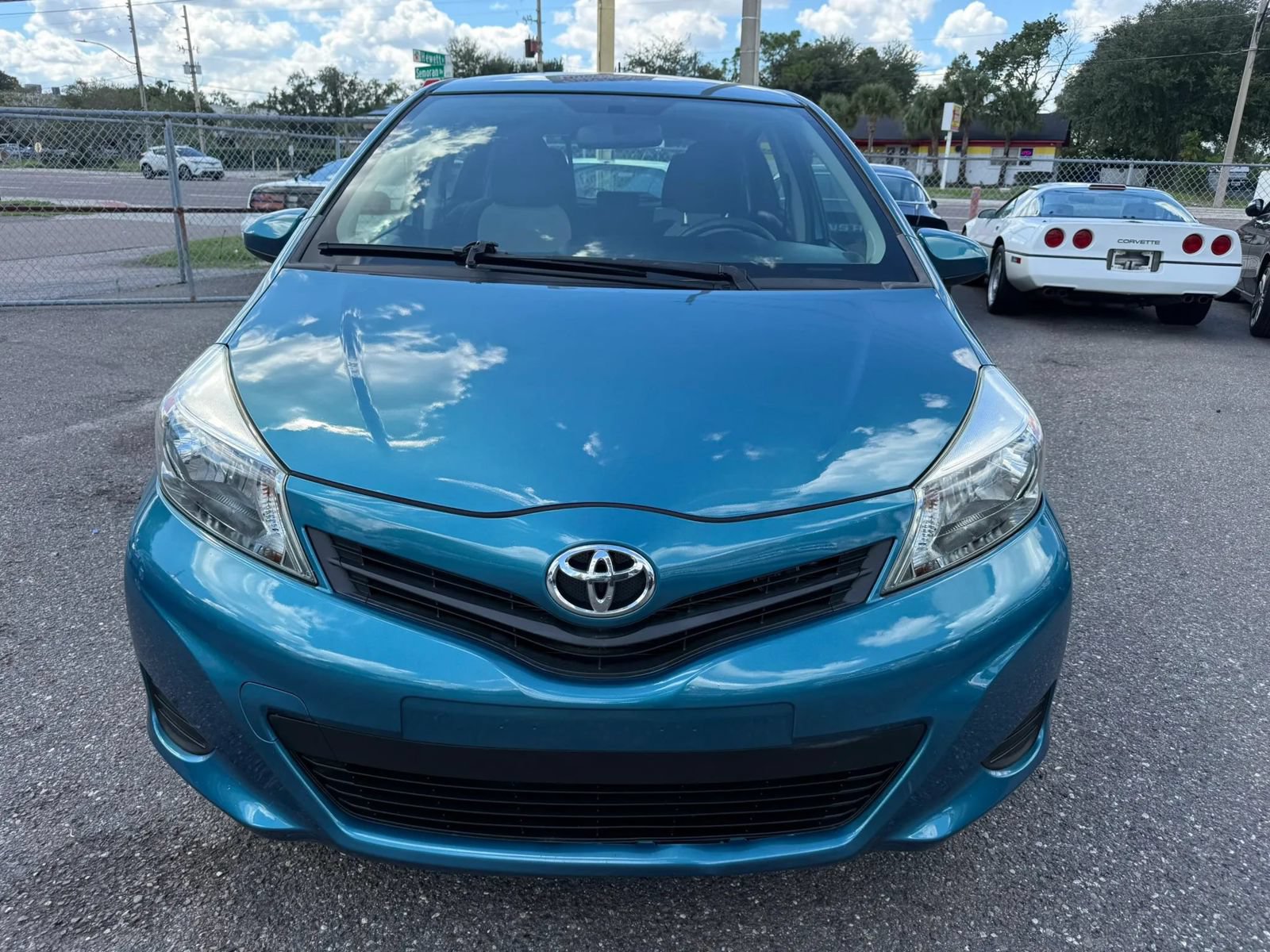 Used 2013 Toyota Yaris LE FWD image 2