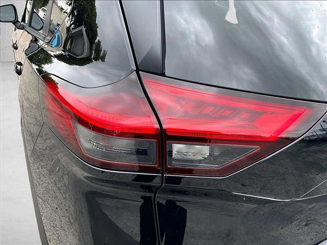 Used 2023 Nissan Rogue SV image 30