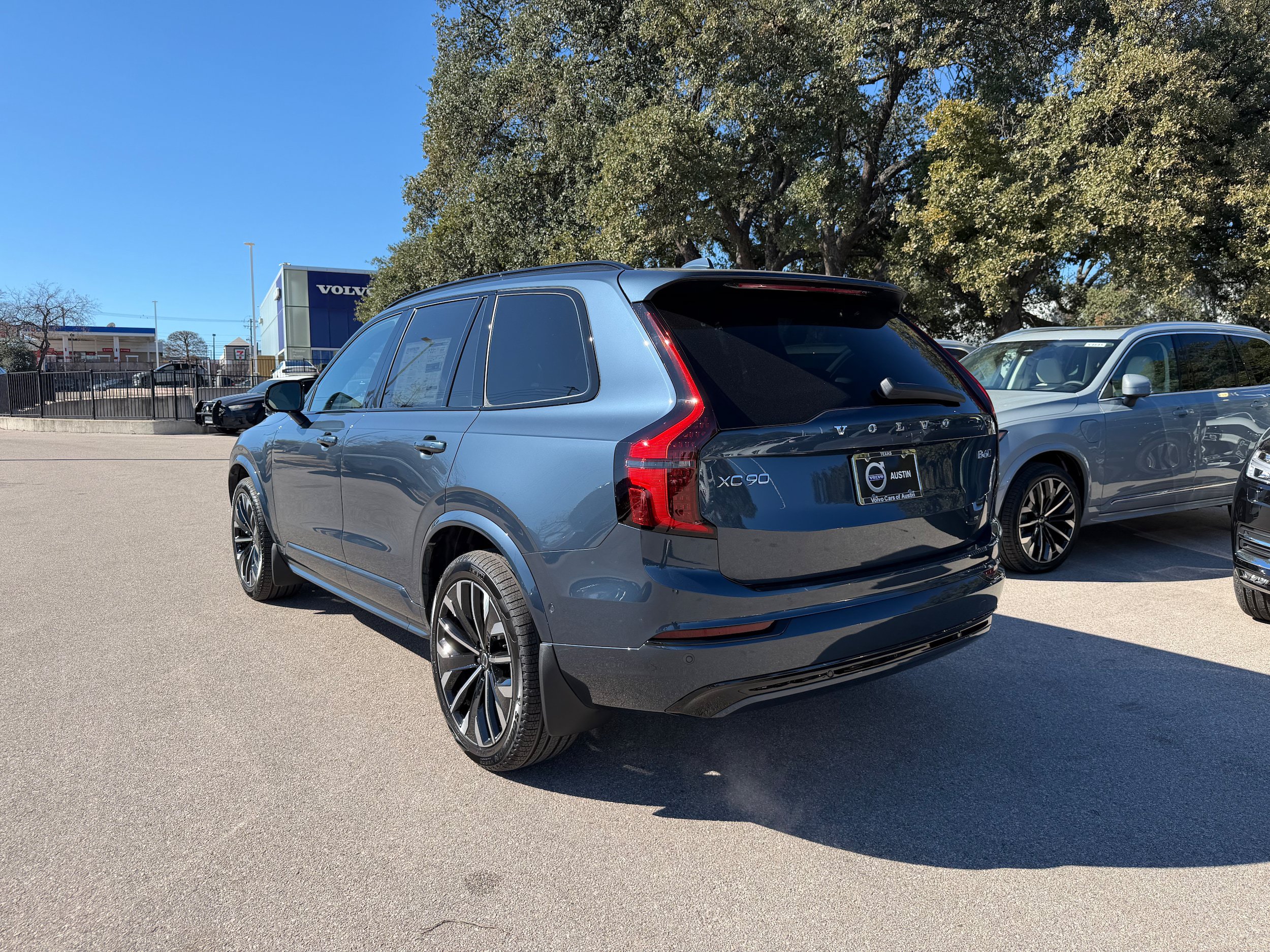 New 2026 Volvo XC90 B6 Ultra w/ Lounge Package AWD/4WD image 4