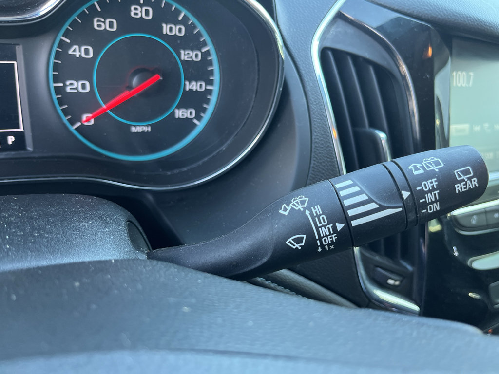 Used 2018 Chevrolet Cruze Premier FWD image 14