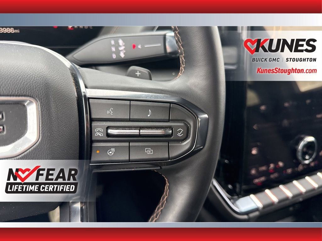 Used 2025 GMC Yukon XL AT4 image 25