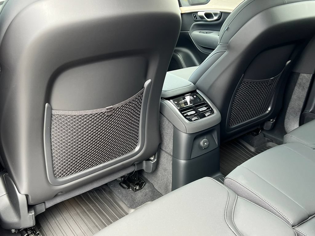 New 2026 Volvo XC90 T8 Plus w/ Protection Package Premier AWD/4WD image 34