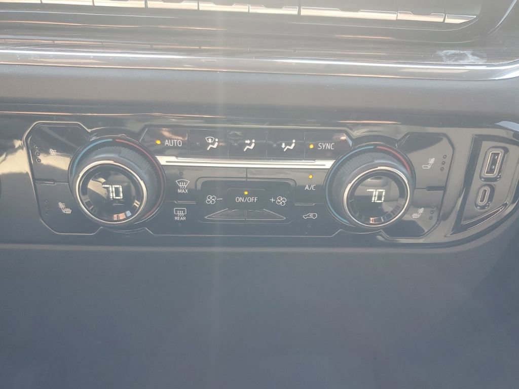 Used 2023 Chevrolet Silverado 1500 LT AWD/4WD image 23
