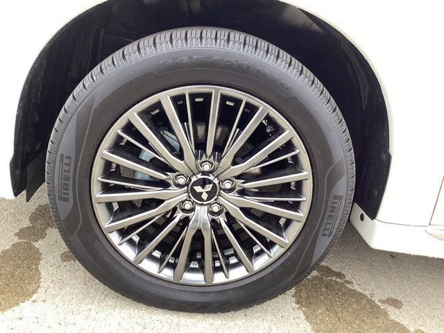 Used 2021 Mitsubishi Outlander LE AWD/4WD image 6