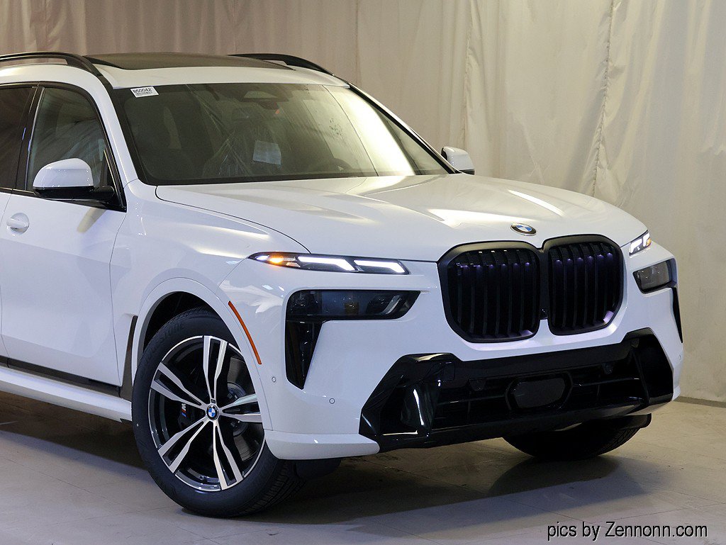 New 2027 BMW X7 xDrive40i w/ M Sport Package AWD/4WD image 2