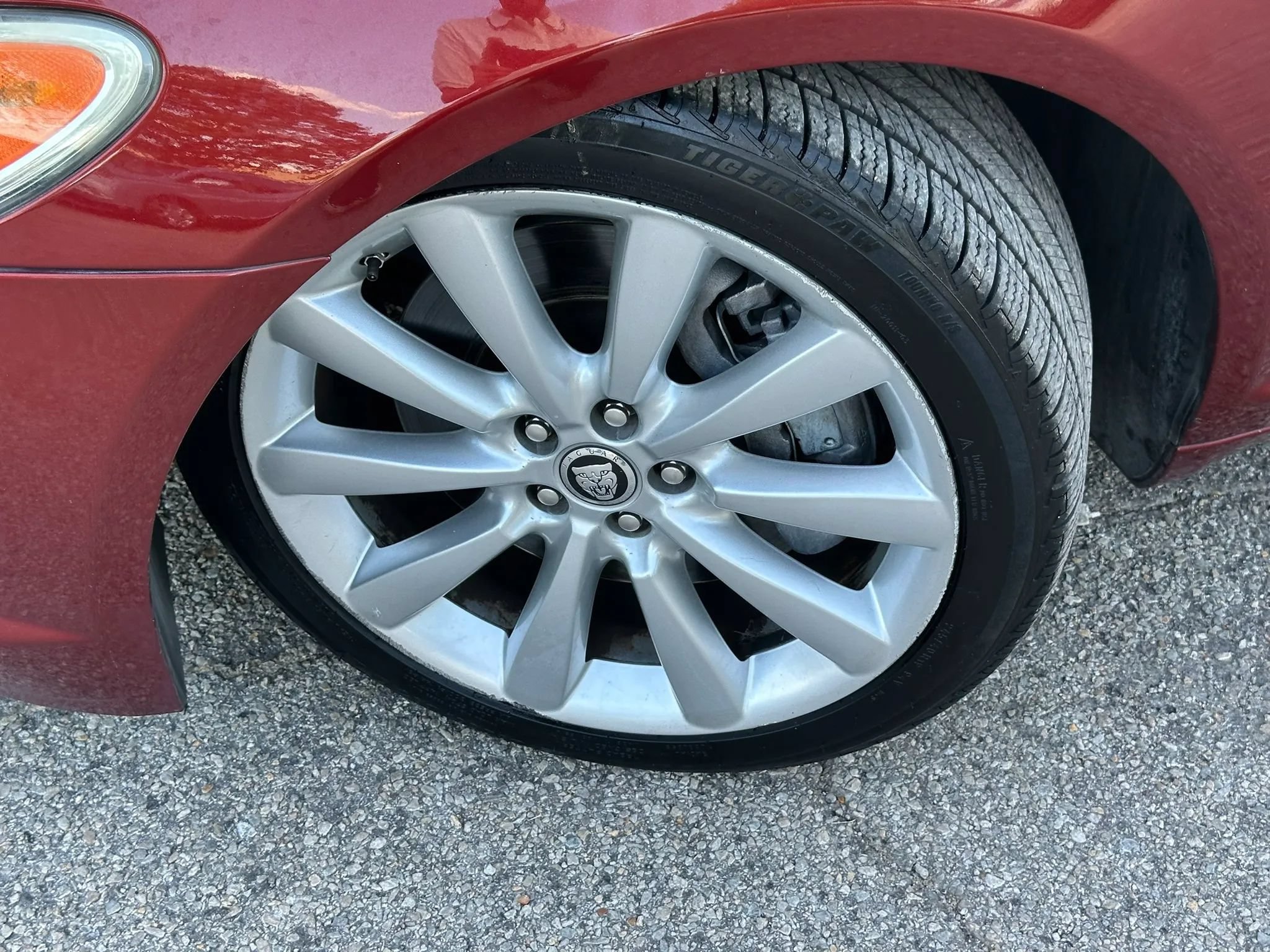 Used 2011 Jaguar XF RWD image 37