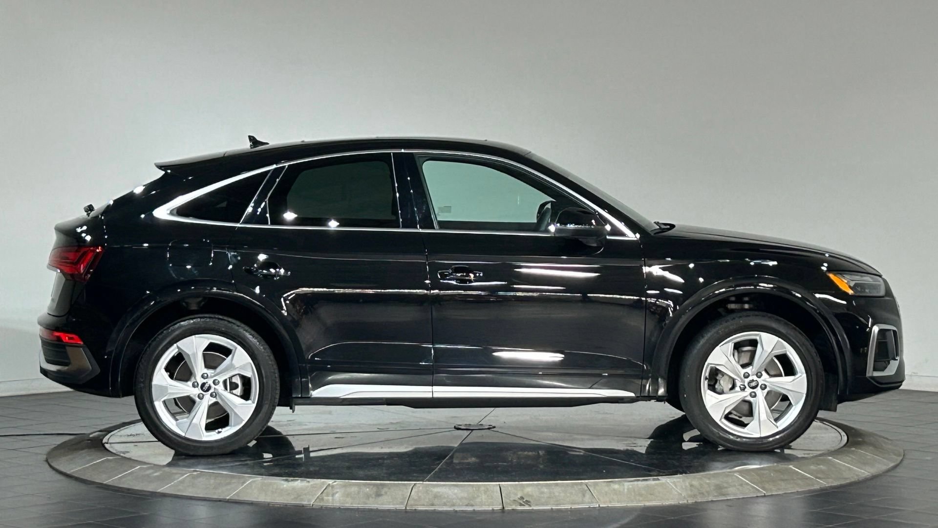 Used 2025 Audi Q5 2.0T Premium Plus AWD/4WD image 11