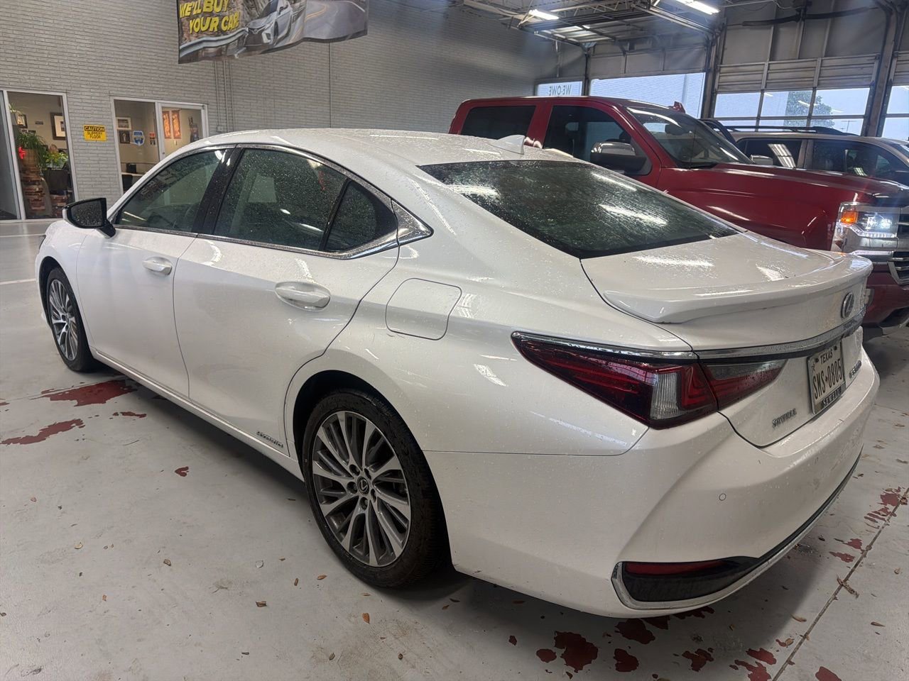 Used 2021 Lexus ES 300h w/ Premium Package image 4