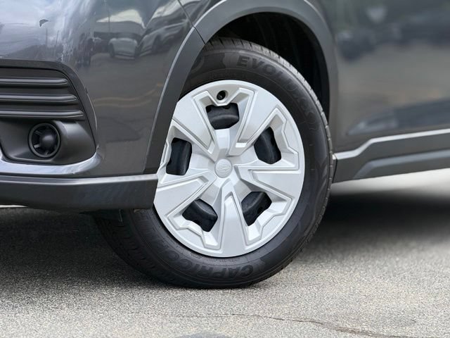 Used 2023 Subaru Forester AWD/4WD image 2