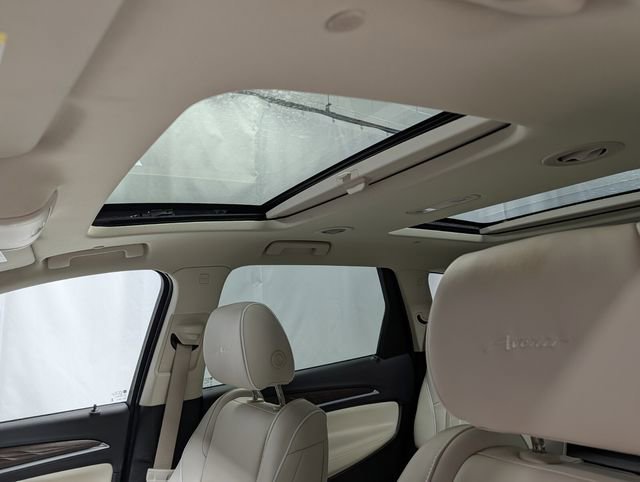 Used 2024 Buick Enclave Avenir w/ Avenir Technology Package image 13