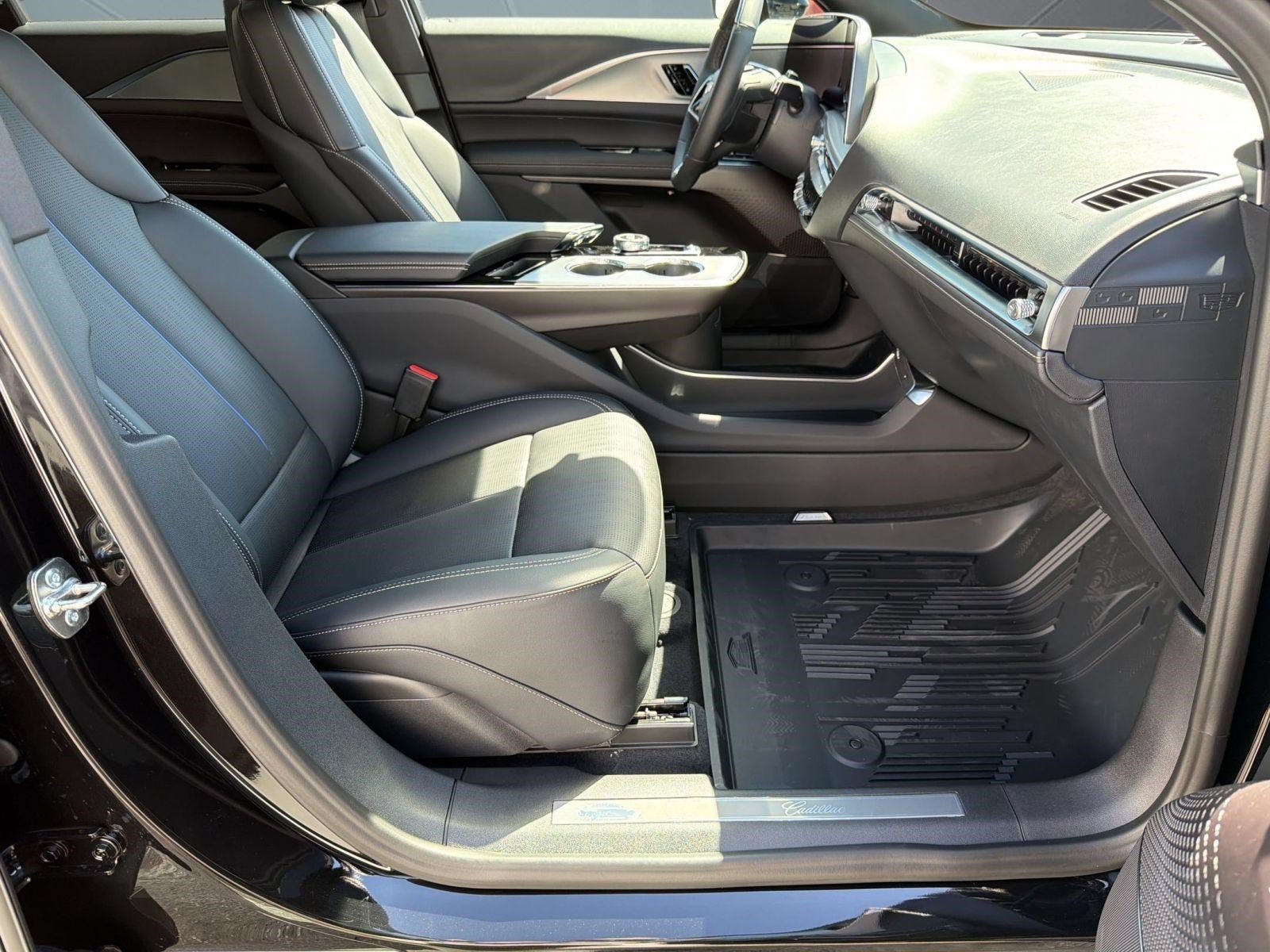 New 2027 Cadillac Lyriq Sport RWD image 24