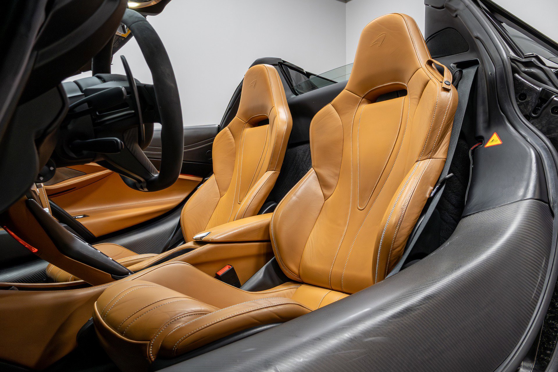 Used 2019 McLaren 720S Luxury RWD image 9
