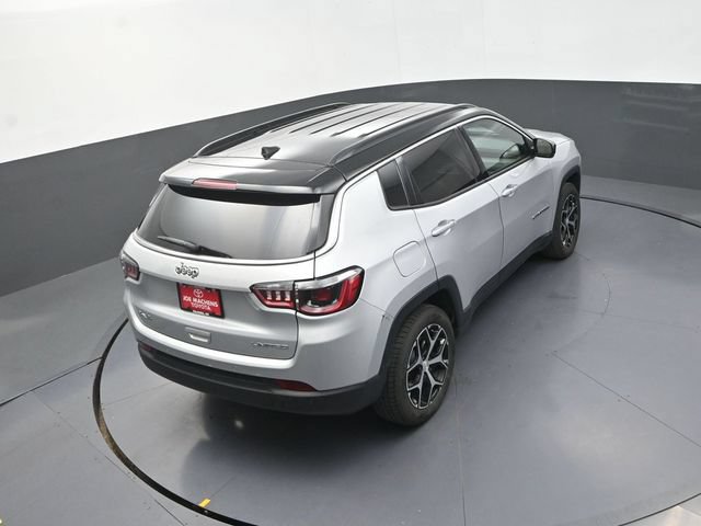 Used 2024 Jeep Compass Limited AWD/4WD image 19
