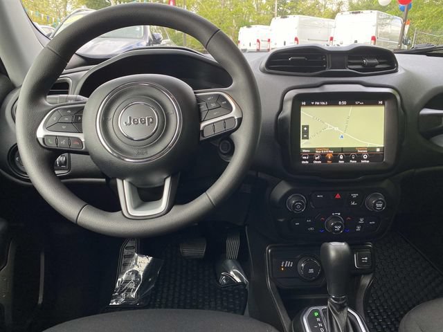 Used 2023 Jeep Renegade Latitude AWD/4WD image 7