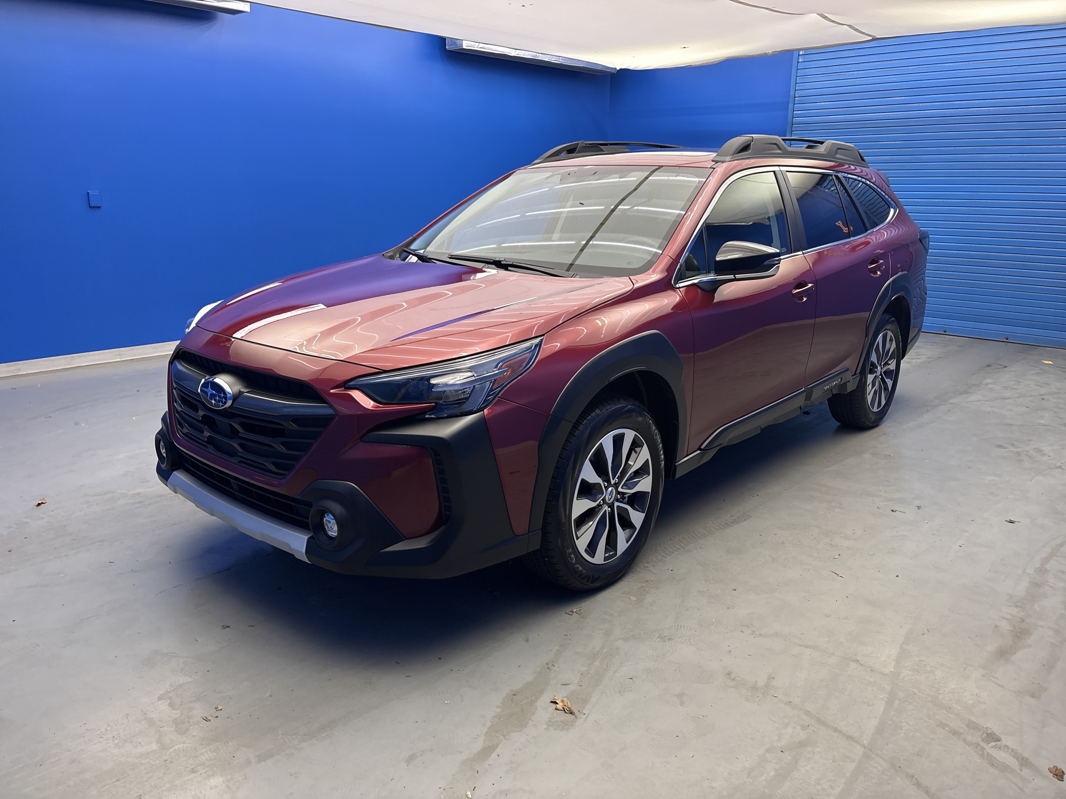 Certified 2025 Subaru Outback Limited AWD/4WD image 4