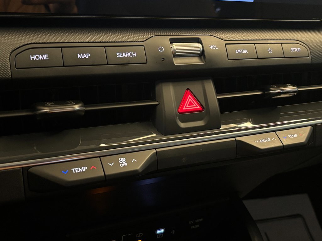 Used 2025 Kia K4 EX image 14