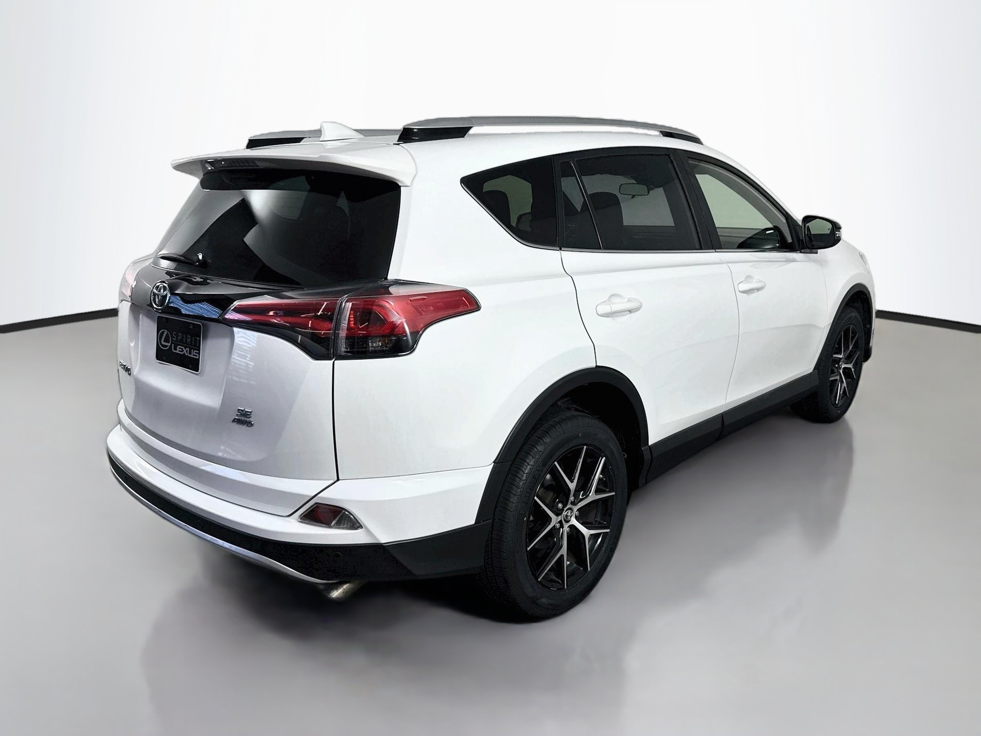 Used 2016 Toyota RAV4 SE w/ Advanced Technology Package AWD/4WD image 7