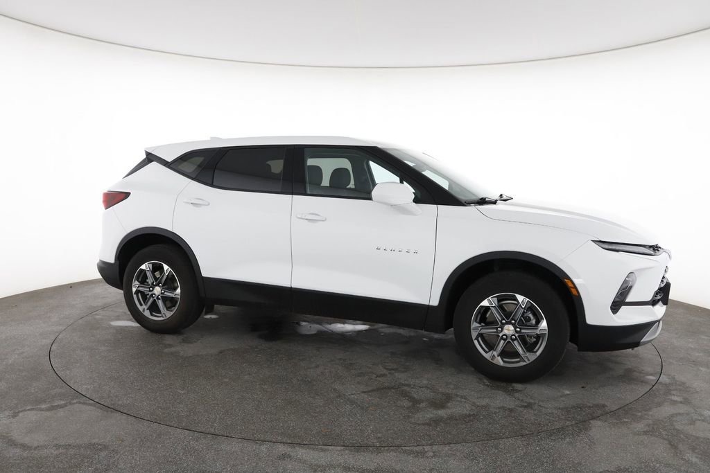 Used 2025 Chevrolet Blazer LT FWD image 15