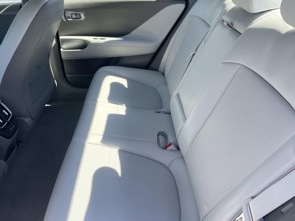 Used 2025 Hyundai Ioniq 6 SEL image 29
